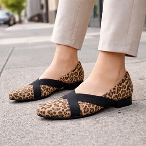 Clarks Collection Leopard Print Elastic Strap Comfort Flats Size 9.5